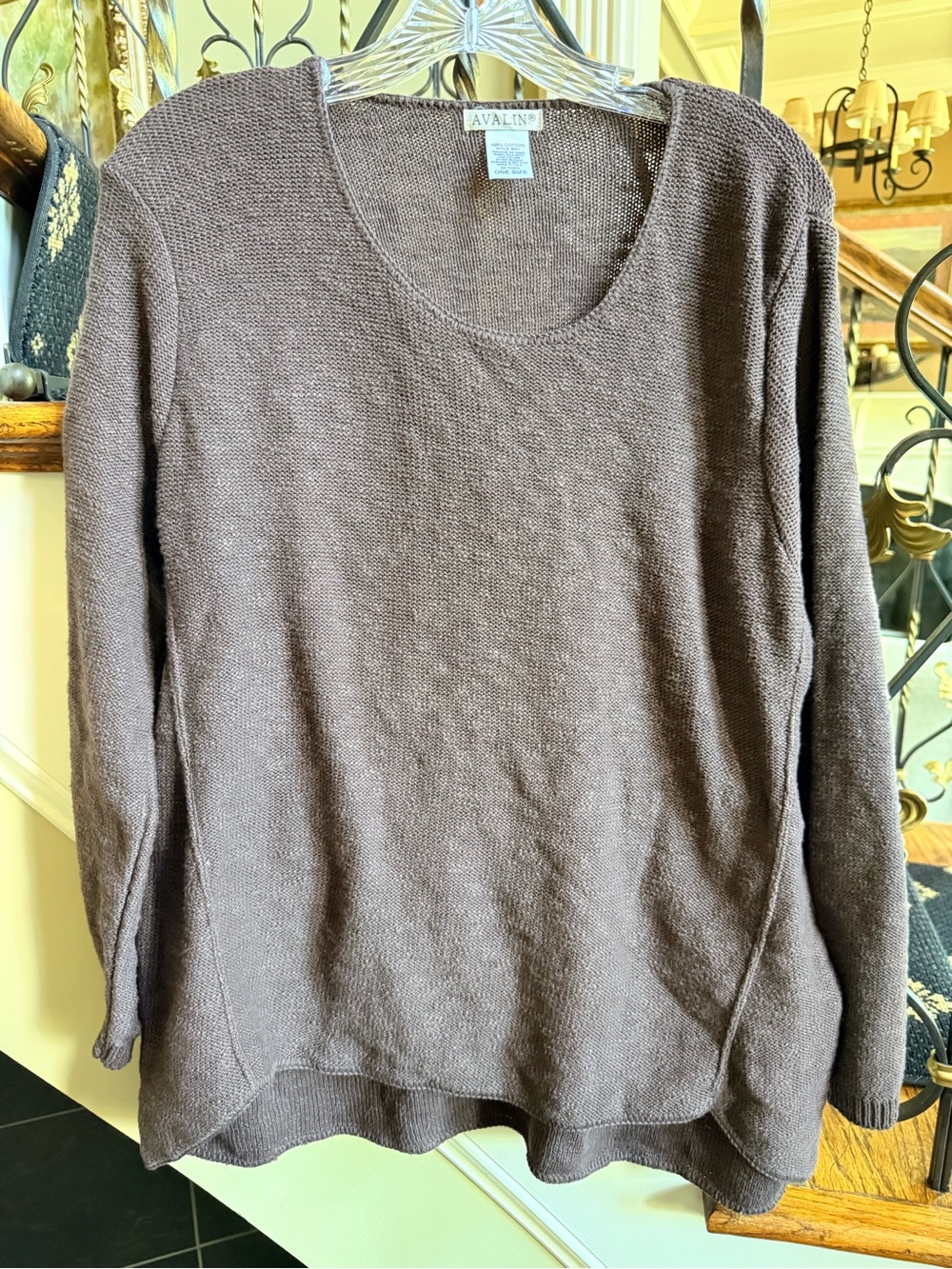 Avalin 100% cotton V neck brown tunic. EUC Long sleeves. OS